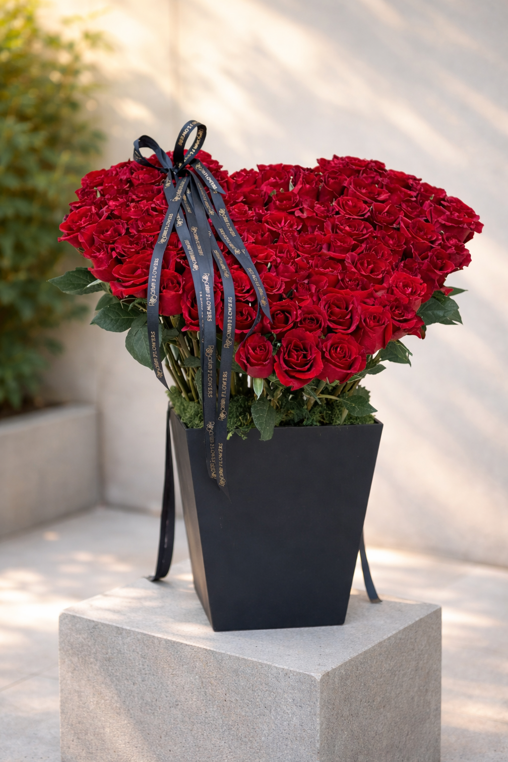 Heart of Red Roses – Luxury Box